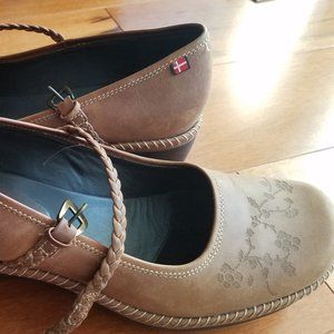 Ecco Sussex Buckle Shoes